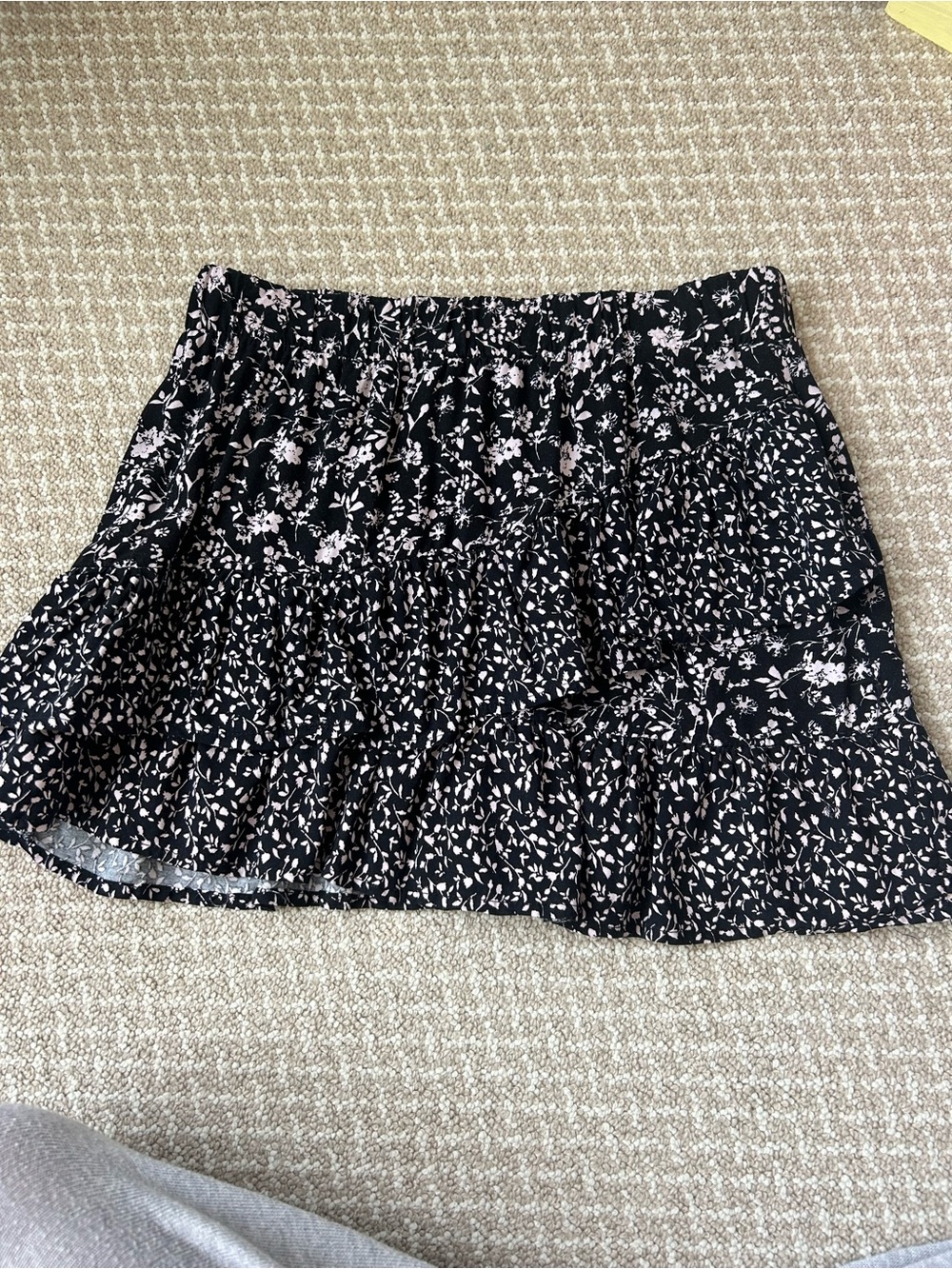 Art Class Black Mini Skirt with White Floral Print
